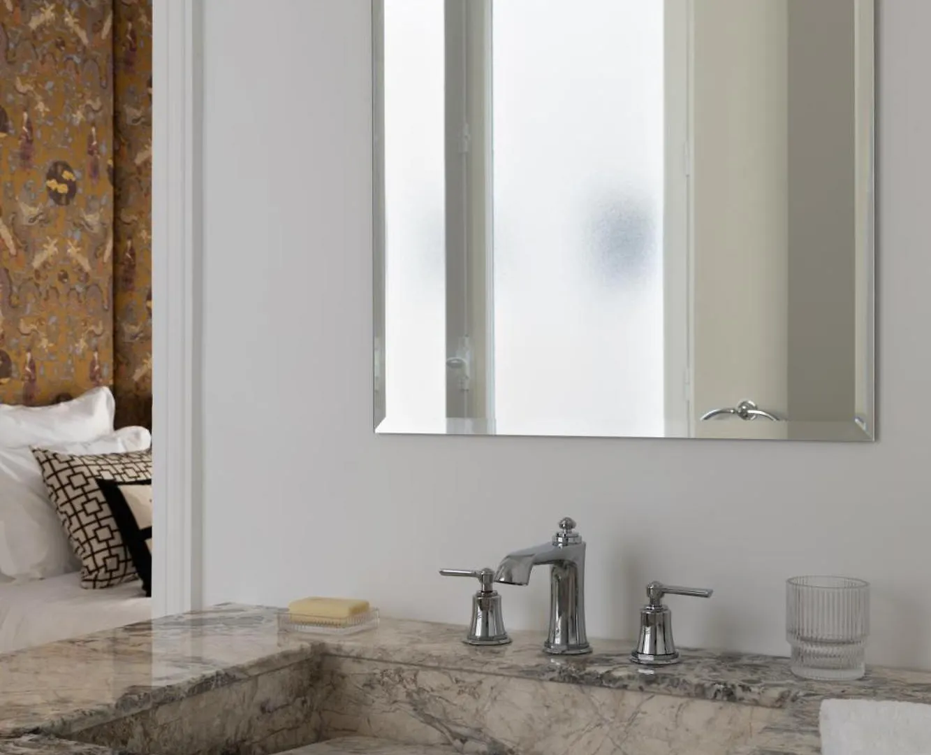 Champs Elysees Montaigne Luxury 2 Bedroom Paris Apartment