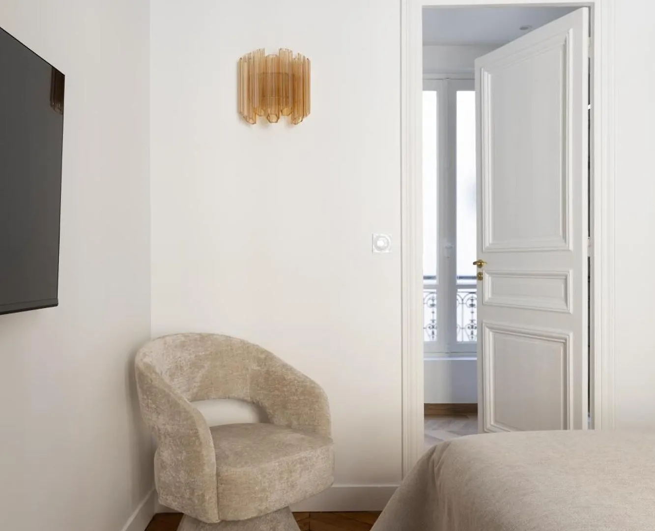 Apartment Champs Elysees Montaigne Luxury 2 Bedroom Paris