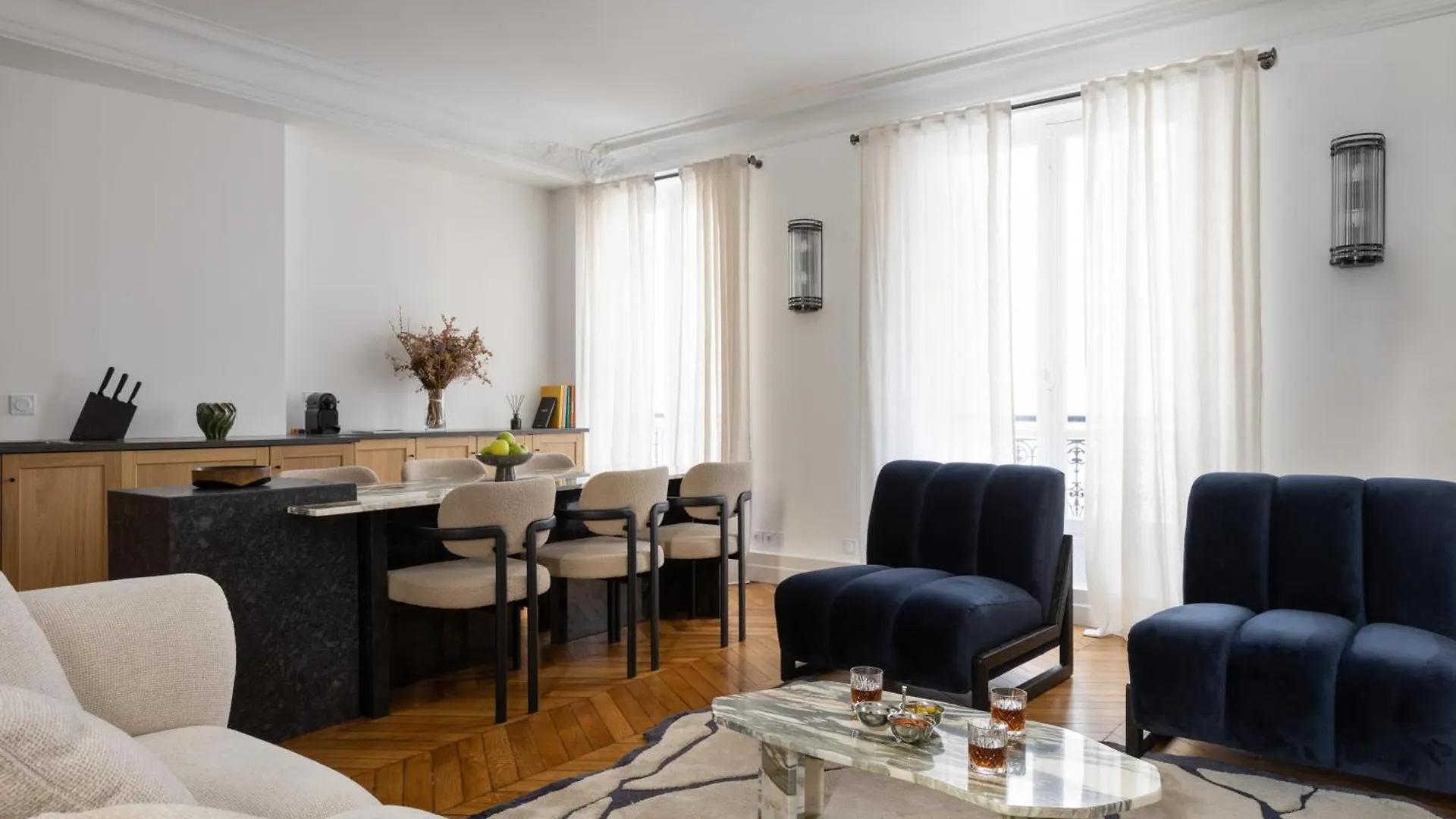 Champs Elysees Montaigne Luxury 2 Bedroom Parijs